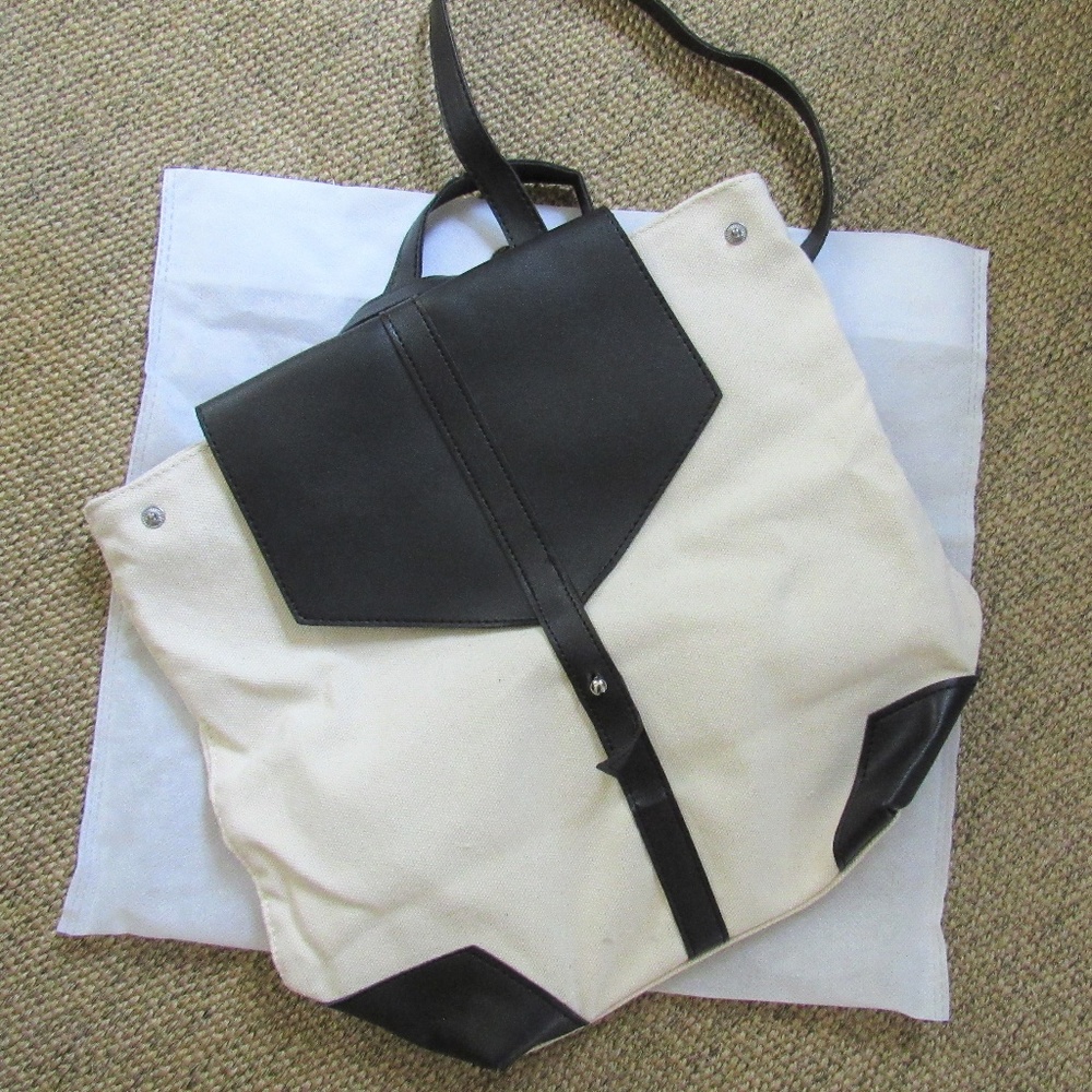 NEW Deux Lux Demi Backpack Cream Black - Picture 2 of 4